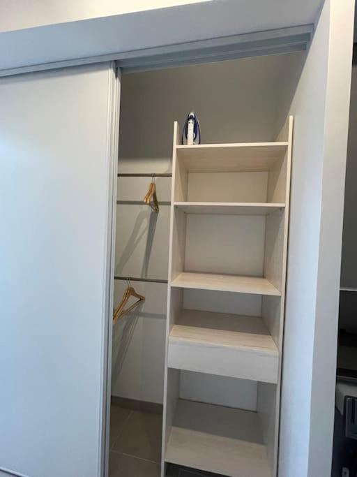 Apartment T2 Gaucher A 200m Du Centre